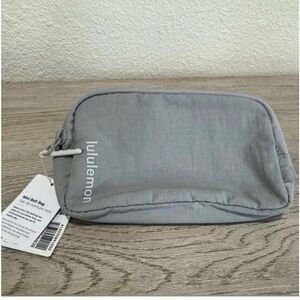 BNWT! LULULEMON MINI BELT BAG